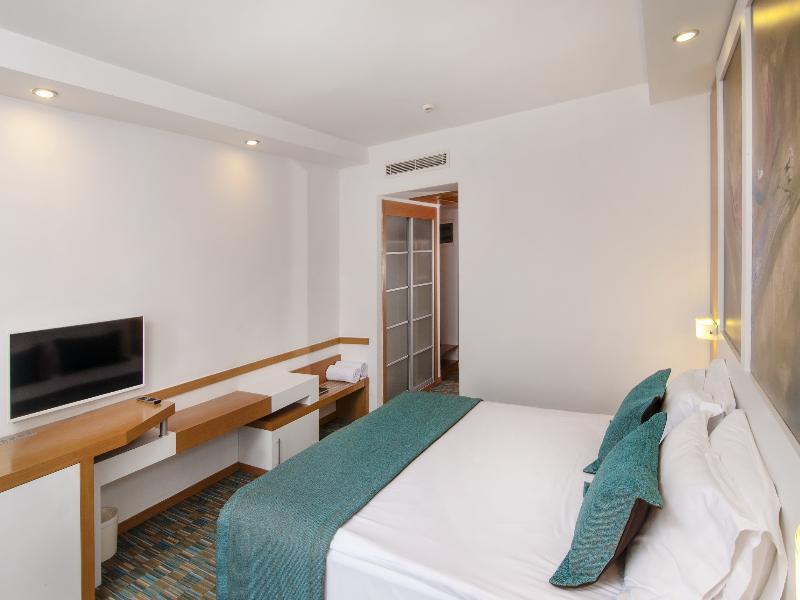 Alkoclar Adakule Hotel Кушадасы Экстерьер фото